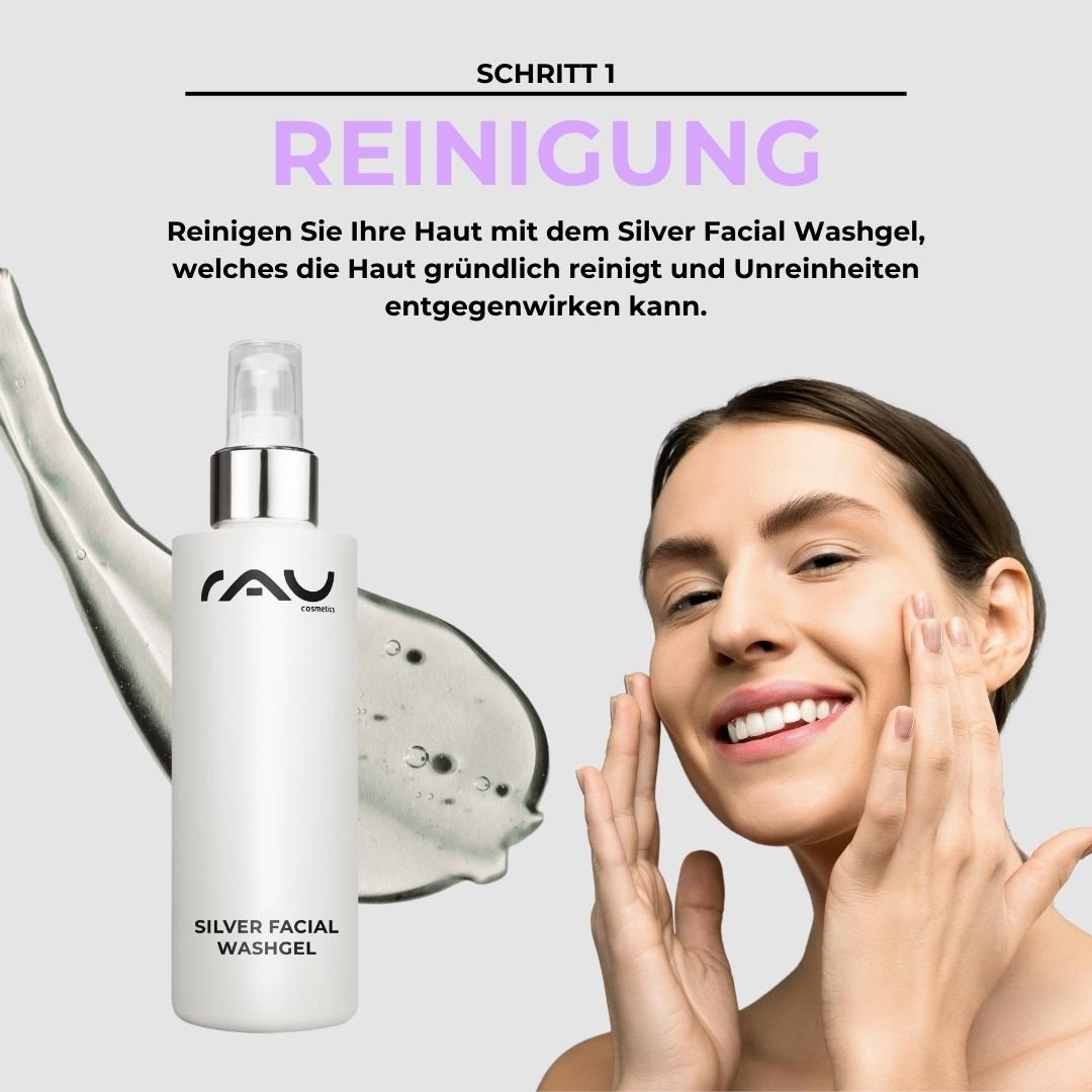 Frau mit strahlendem Lächeln, die das RAU Silver Facial Washgel auf ihr Gesicht aufträgt, um unreine Haut zu reinigen; im Hintergrund eine sanfte, transparente Geltextur.
