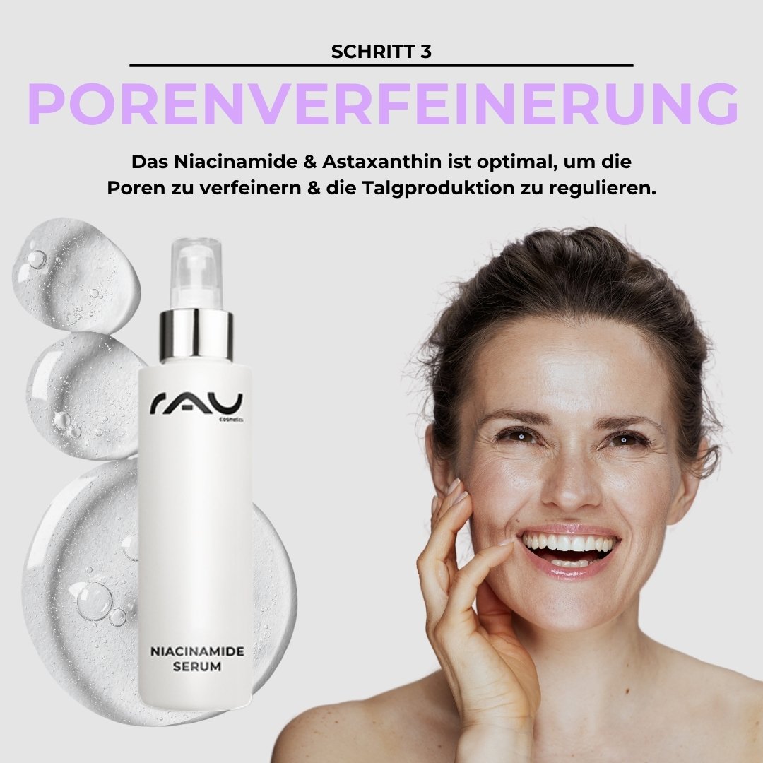 Frau mit strahlendem Lächeln und Niacinamid-Serum von RAU Cosmetics, umgeben von Wassertropfen, Schritt 3 der Profi Pflegeroutine für fettige Haut zur Porenverfeinerung.