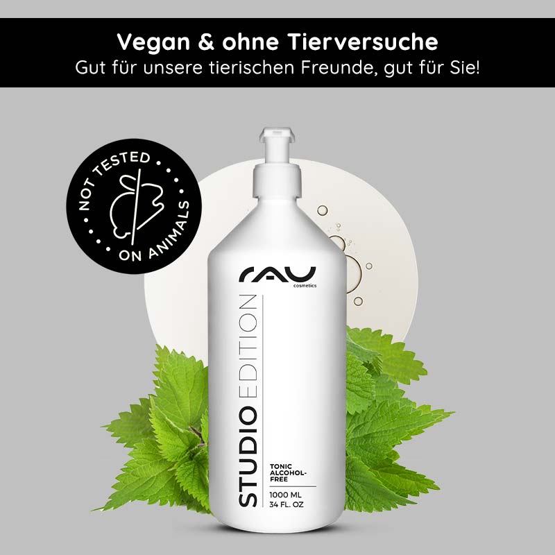 Tonic alcohol-free 1000 ml mit Brennnessel Extrakt RAU Cosmetics Tonic, alkoholfrei, 1000 ml Flasche, mit Brennnesselextrakt, vegan und tierversuchsfrei, mit Betonung auf sanfter Hautreinigung und pH-Balance, vor dem Hintergrund grüner Brennnesselblätter und einem kreisförmigen Designelement.