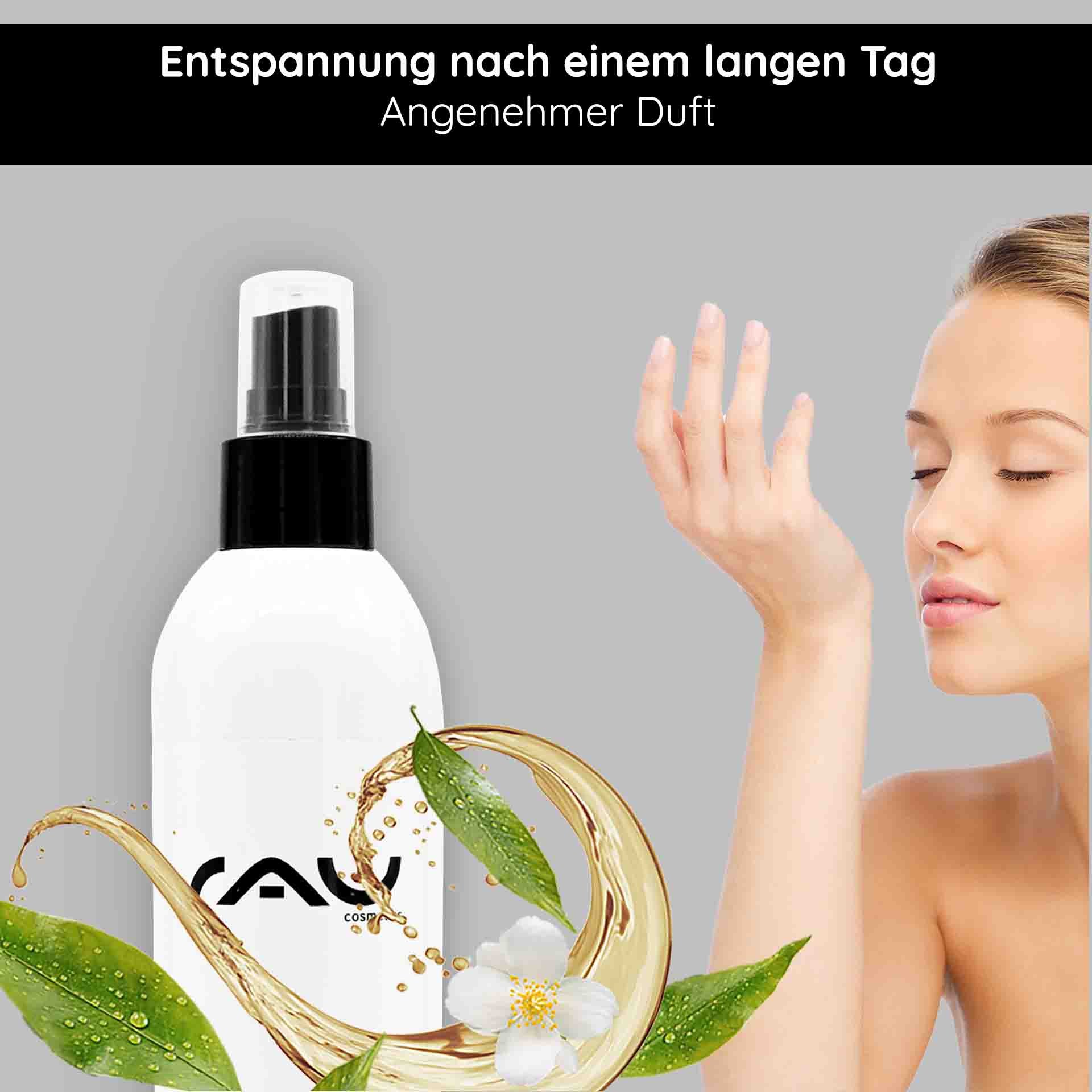 Flasche White Tea & Caffeine Shampoo mit erfrischendem Zitronenduft, abgebildet ist eine Frau, die den Duft genießt und die belebende Wirkung der Haarpflege von RAU Cosmetics hervorhebt.