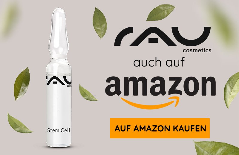 Stammzellenampulle von RAU Cosmetics, umgeben von grünen Blättern, mit den Texten „auch auf Amazon“ und „AUF AMAZON KAUFEN“.