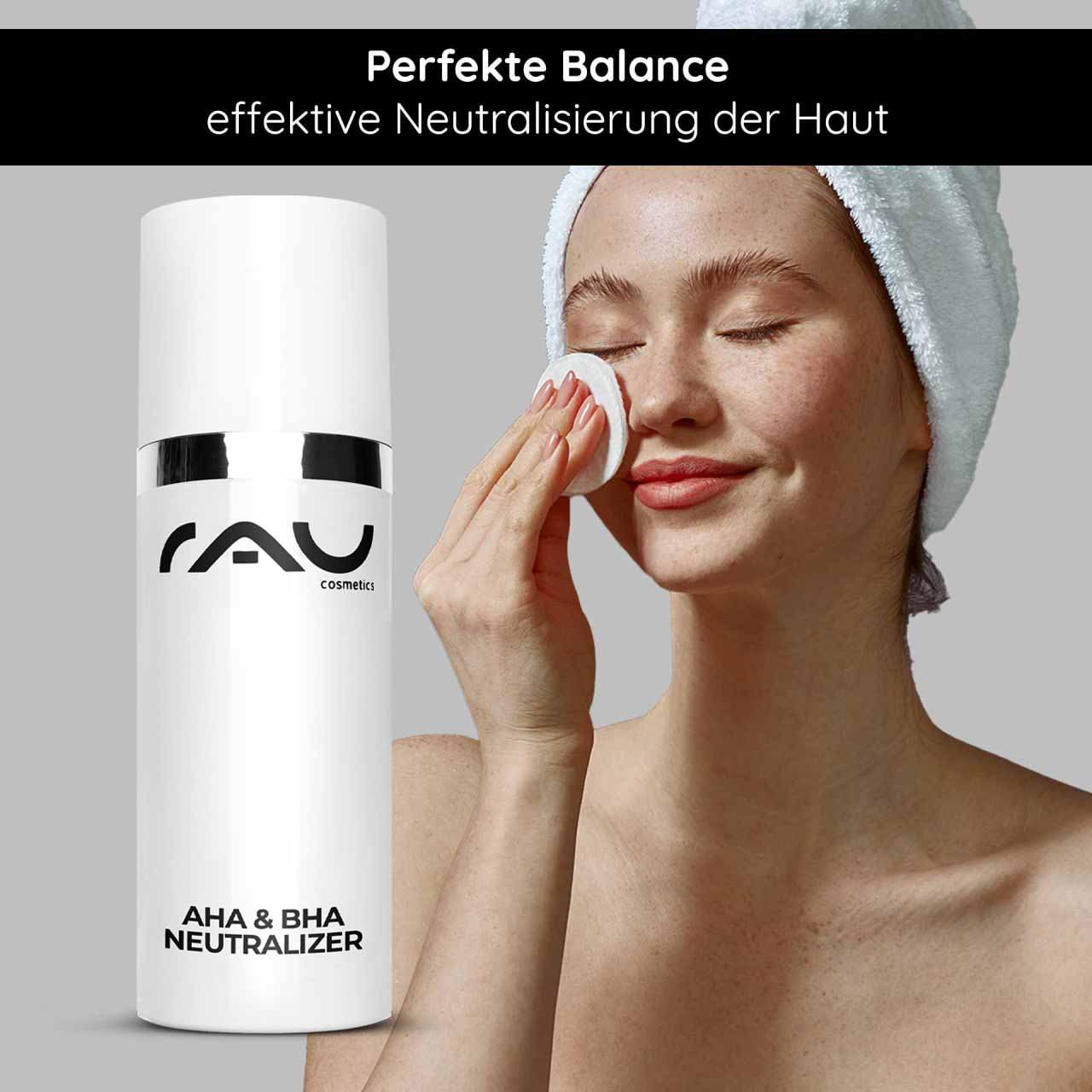 AHA & BHA Neutralizer von RAU Cosmetics, Frau trägt Hautpflegeprodukt auf das Gesicht auf, fördert eine effektive Neutralisierung der Haut und die Wiederherstellung des pH-Gleichgewichts.