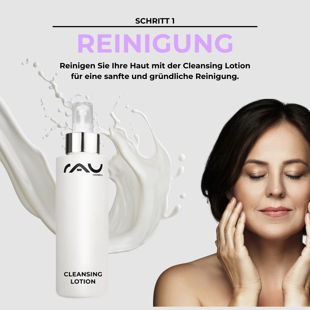 Basic care routine for mature skin Flasche mit Reinigungslotion mit RAU-Logo und einer Frau, die sanft ihr Gesicht berührt und für eine sanfte Reinigung reifer Haut als Teil der Basis-Pflegeroutine wirbt.